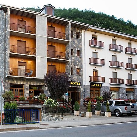 Hotel Latre Broto Bagian luar foto