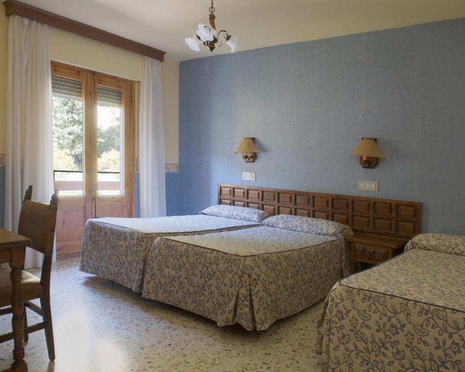 Hotel Latre Broto Ruang foto