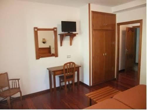 Hotel Latre Broto Bagian luar foto